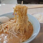 くるまやラーメン - 味噌ラーメン800円。半ライス無料