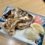 スタンドふじ - 名物カマの塩焼き