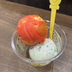 サーティワンアイスクリーム - ピカチュウとホゲータのフルーツアイスとポッピングシャワー