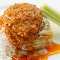 「バンバンジー」蒸し鶏ゴマ辣油かけ［棒々鶏］