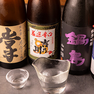 全国津々浦々の地酒とお料理で、巡る季節の味わいを楽しんで