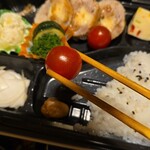 キッチン ブルー グローブ - トマトも甘い