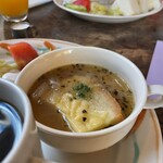 リバティハウス - オニオングラタンスープ。