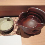 江戸前鮨 二鶴 - 片口も素敵なデザイン