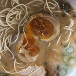 博多ラーメン とんとん 倉敷店 - 替え玉入れて味変