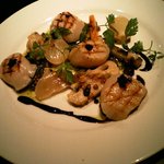 オレンジ - ホタテのグリエ（キャビア添え）