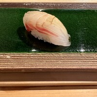 すしの嘉六 - 鯛