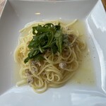 生パスタ＆ワインバル ビアージョ - 鶏ひき肉とルッコラのペペロンチーノ