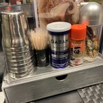 煮干しラーメン キングニボラ - 卓上調味料