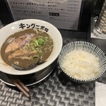 煮干しラーメン キングニボラ - 煮干しそば(二ボラ)と白飯
