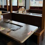 道とん堀 - テーブル席も明るく広々！