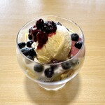 MUD CAFE - ブルーベリーパフェ