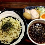 俺の中華たなか家 - 「つけ麺醤油」着盆＼(^o^)／　嬉しい✨Bonus味玉付きです(*´艸｀*)