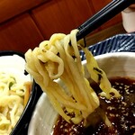 俺の中華たなか家 - 漬け汁に浸して麺リフト⤴️麺にスープがシッカリ絡んで旨し(๑´ڡ`๑)