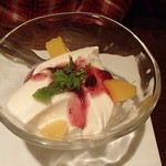 イタリアンバール ブオンクオーレ 飯田橋 - 自家製パンナコッタ