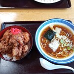 柳屋食堂 - 鶏天丼とミニラーメン