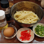 三谷製麺所 - 卵かけ麺(冷)並盛 1玉　３杯目