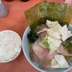ラーメン よし家 - チャーシュー麺＋中盛りライス