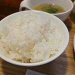 キッチン ブルー グローブ - ご飯大盛りのアップ