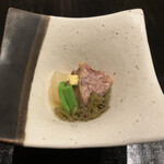 時の宿 すみれ - まくらとじゅん菜の小鉢しょうが風味