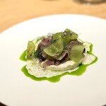マンサルヴァ - フルーツ、チーズと青魚を合わせるなんて、なかなか斬新に感じますが、それをしっかりまとめて来るのが、シェフの感性であり技術。