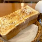 ジャマイカ - サクッとトーストは たっぷりバター
