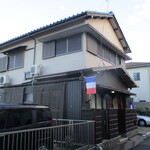 Restaurant KAITO - トリコロールが目印です。