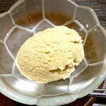 宵ノねこ - 食後のデザート（自家製黒糖のアイス）