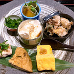 宵ノねこ - おばんざい7種盛り合わせ（出汁巻玉子、自家製豆腐、おばんざい5種）