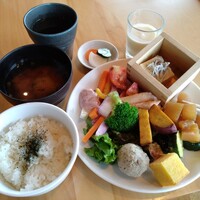 春秋 溜池山王店 - ランチ｜野菜と惣菜のブッフェ