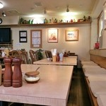 TED'S SNACK - 店内テーブル席