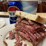 KATZ'S DELICATESSEN - 