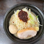 ラーメンいつき - 辛めトッピングは食べる辣油
