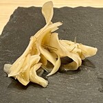 鮨 浜はち - 自家製昆布ガリ