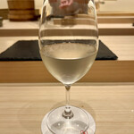鮨 浜はち - ワイングラスでいただく
