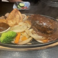 スギモト 本店 - サイコロステーキとハンバーグの停止