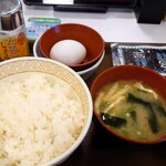 すき家 - 料理写真:たまかけ朝食　290円