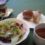Koiwai Noujou Toukyou - ランチのサラダ、スープ、パン