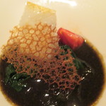 ラール・エ・ラ・マニエール - イカ墨のブイヤベース