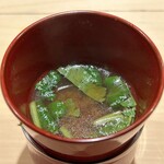 すし 開 - 魚の骨と海老の殻で出汁を取った味噌汁