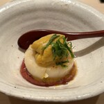 すし 開 - ホタテの土佐酢漬と余市産のトマトと紫ウニ