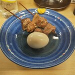 天満酒蔵 - すじ肉［140円］×2本、玉子［100円］