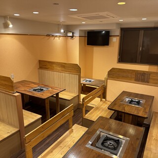 テーブル＆掘りごたつ席をご用意◆市電の各駅からアクセス良好