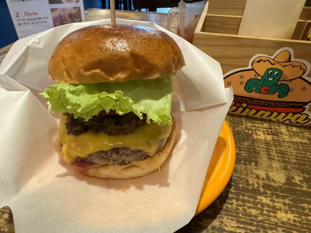 ハンバーガーショップ 札幌市中央区】「WAZZ UP BURGER」ではL.A.でバーガーを⾷べ