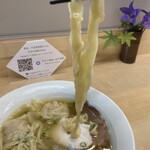 手打ち麺処 好き酒師 - 超極太ちぢれ麺きしめんのような平べったさ
