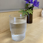 手打ち麺処 好き酒師 - お冷とお花