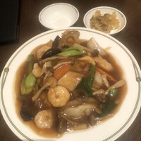 中国飯店 紫玉蘭 - 五目あんかけ飯¥2,300
