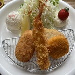 幸福食堂 大学村 - ミックスフライ