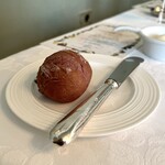 マダム・トキ - 赤ワインにベリー果汁のパン：美味し過ぎる！パンの旨みと酸味、ほんのりとした甘み、味わいがしっかりしている。