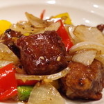 咸亨酒店 - 米澤牛と彩り野菜の黒豆ソース炒め